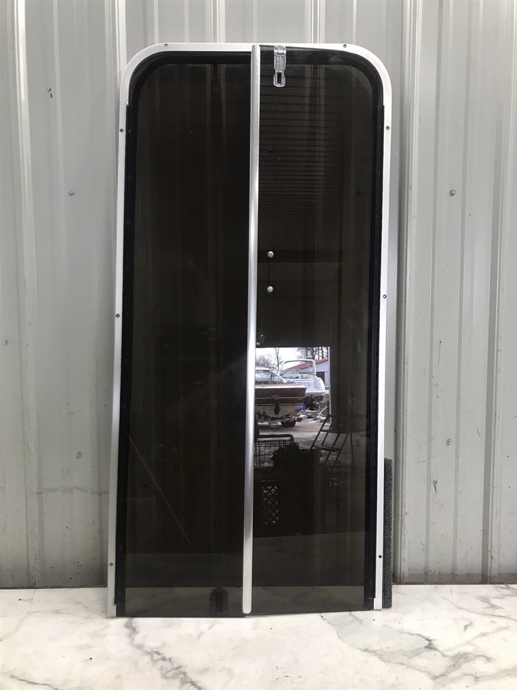 89 Regal Valanti 220 XL Boat cabin door doors