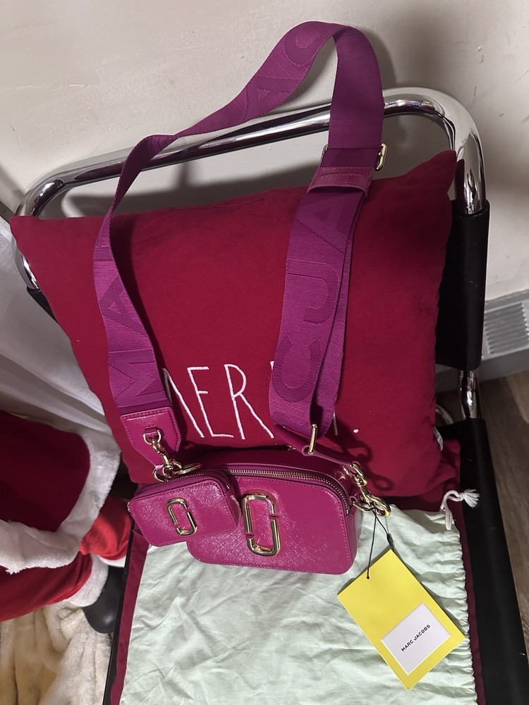 Marc Jacobs The Snapshot DTM camera bag in saffiano leather with a tonal logo