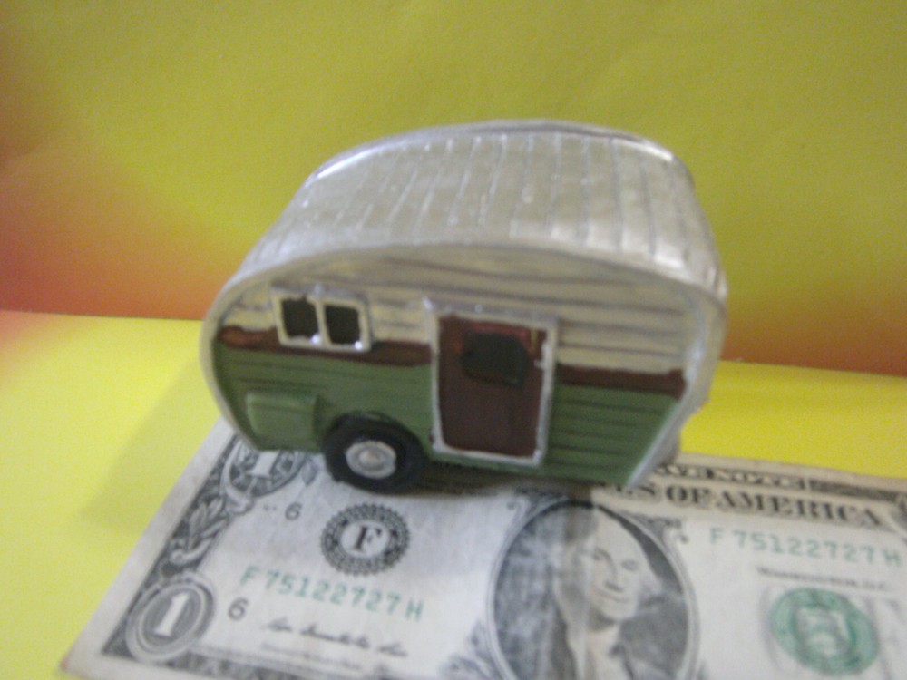 Camper Hobby toy RV Towable Trailer Resin  Railroad Accessories? Green