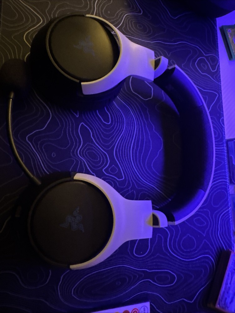 Razer Kaira HyperSpeed Wireless Over-Ear Gaming Headset for Sony PlayStation...