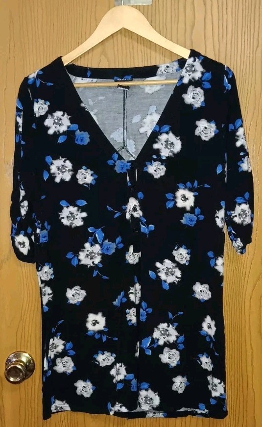Torrid 3/4 Sleeve Partial Button Up Blouse Womens Size 2XL Black With Blue...