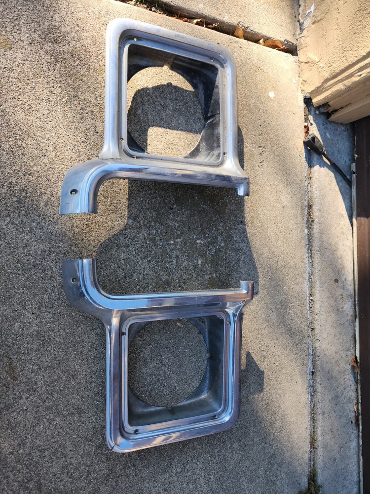 💥73-80 OEM Chevy Squarebody C/K10-30 K5 Blazer Suburb RH LH HEADLIGHT BEZEL💥