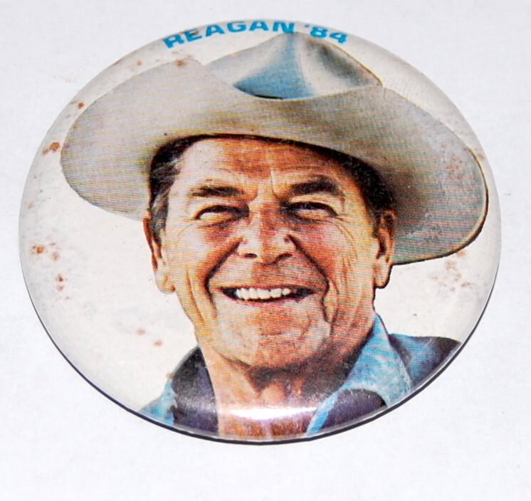 1984 RONALD REAGAN campaign pin pinback button political president political