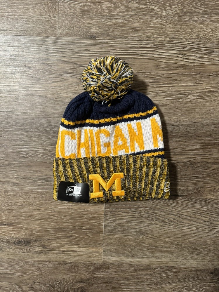 NCAA NEW ERA MICHIGAN WOLVERINES WINTER KNIT CUFFED POM  BEANIE HAT NWT