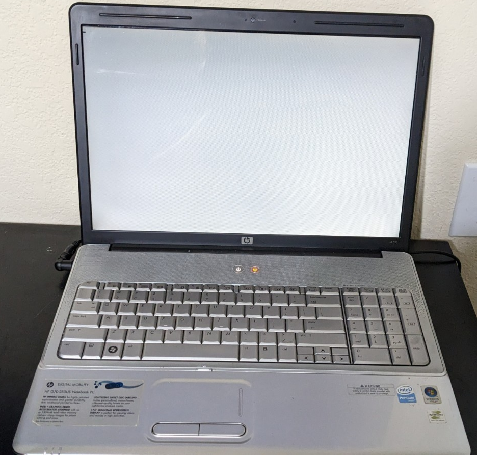 HP Pavllion G70 Pentium T4200 1Gb DDR2 NO OS