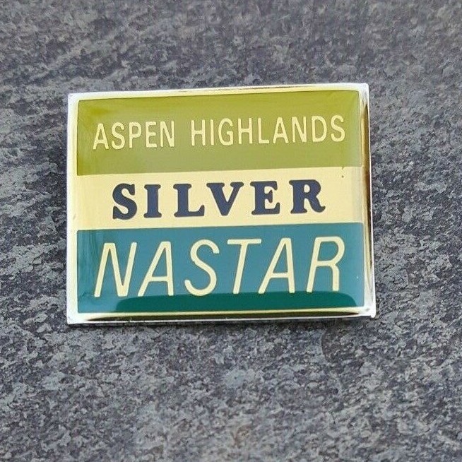 ASPEN HIGHLANDS SILVER NASTAR Magazine Skiing Travel Lapel Hat Pin Colorado CO