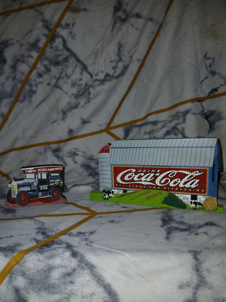 Shelia's 1998 Coca-Cola Collectibles Barn Cows Silo Barnyard Refreshment