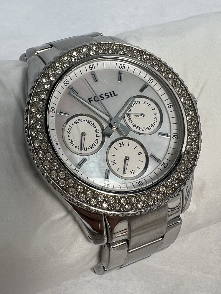 Women’s Fossil Silver Tone Stella Watch w/MOP Dial  & Crystal Bezel - New Batt