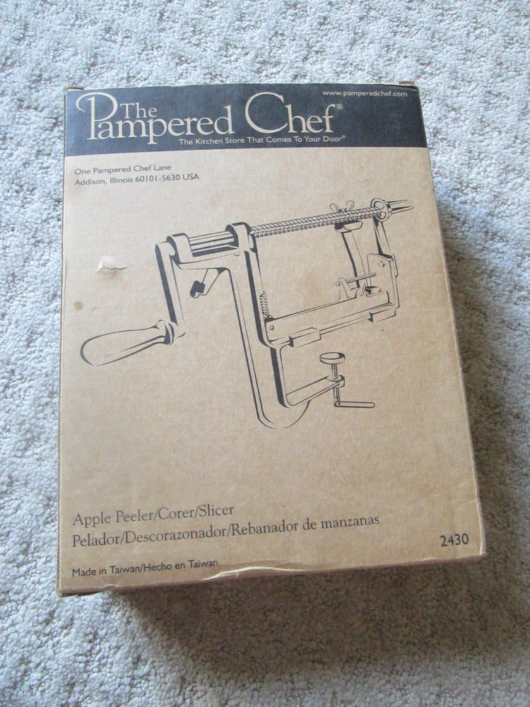 Pampered Chef Apple Peeler Corer Slicer #2430 with Recipe Pamphlets EUC