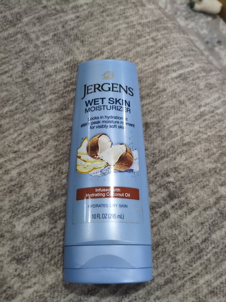 Jergens Wet Skin Body Moisturizer with Refreshing Coconut Oil, 10 Ounce