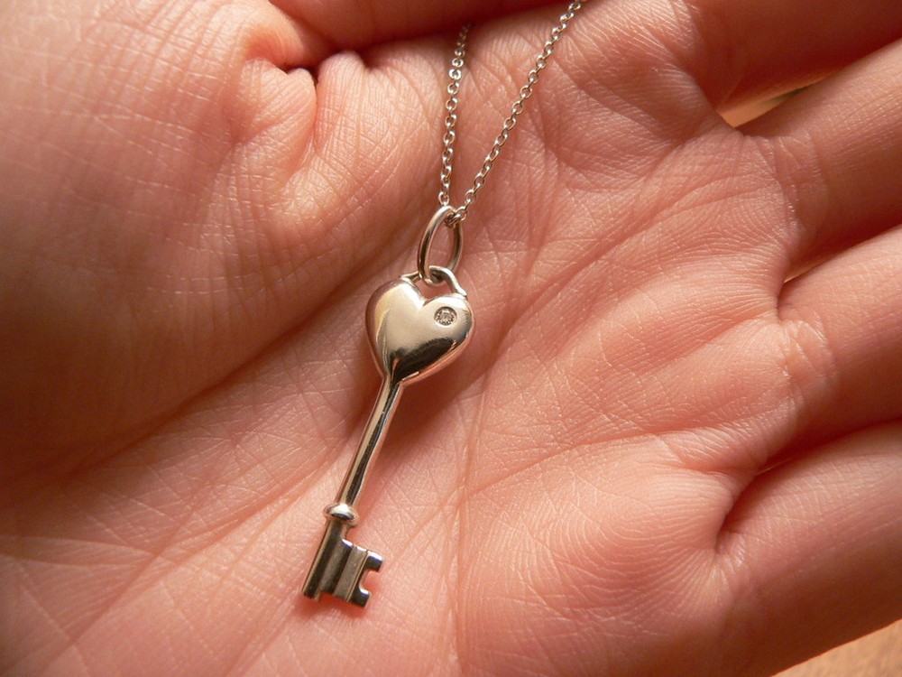 Tiffany Co Diamond Heart Key Necklace Pendant Charm Chain Love Silver Jewel Gift
