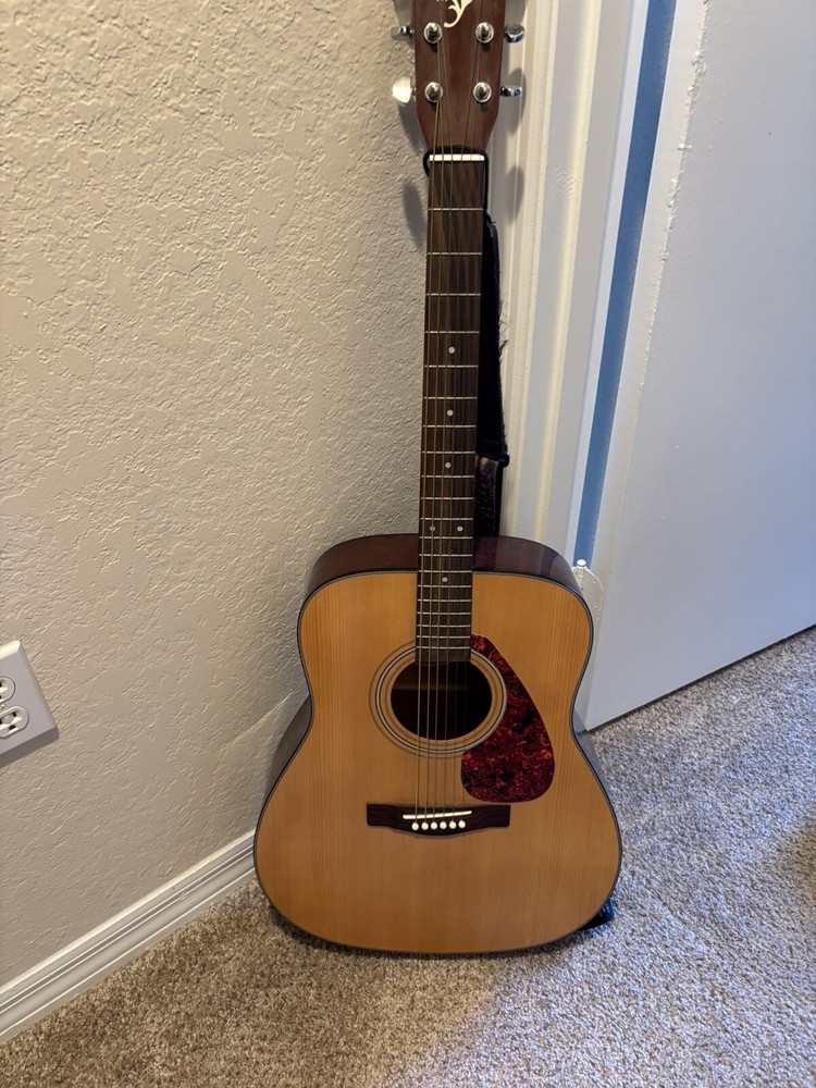 yamaha acoustic guitar