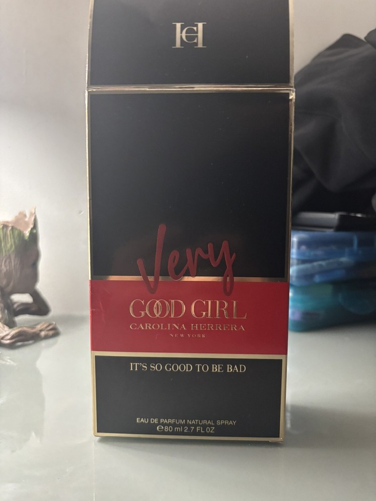 Carolina Herrera  Very Good Girl Blush Glam Perfume For Women  2.7 oz/ 80 ml