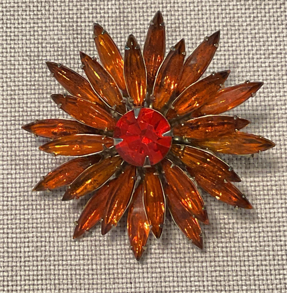 Vintage Brooch Pin Judy Lee Signed Pendant Loop Prong Set Daisy Flower Power