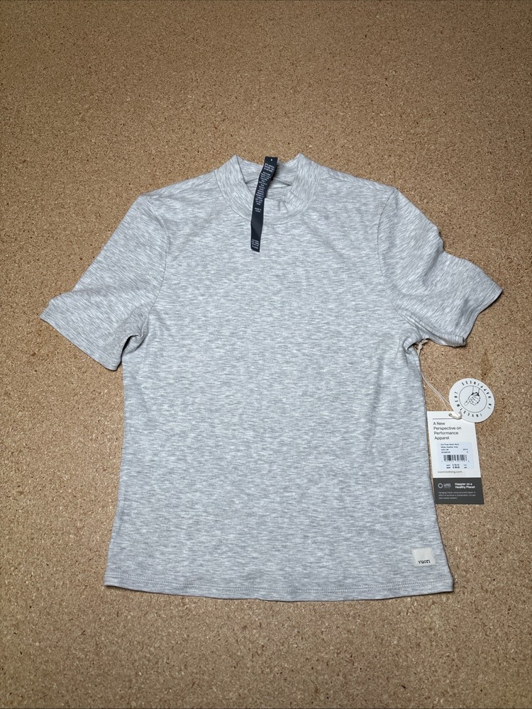 Vuori Women's Small Mock Neck Tee in White Heather Gray E2