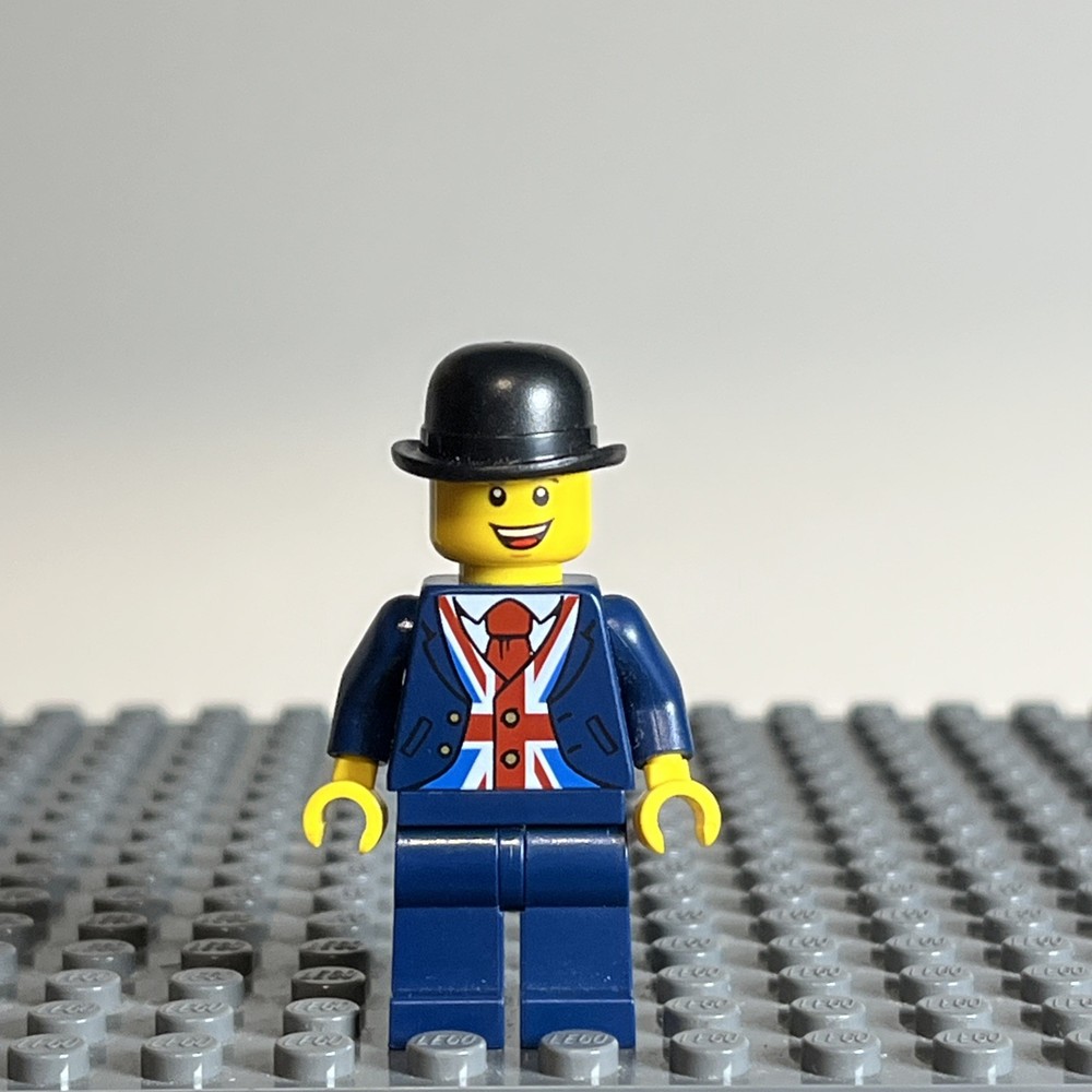 tls094 LEGO Brand Store Male, Bowler Hat, Lester - Leicester Square London UK 2G