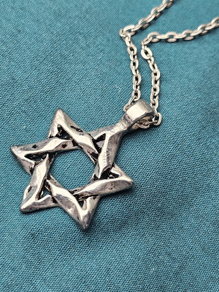 Silvertone Star Of David Necklace & Pendant