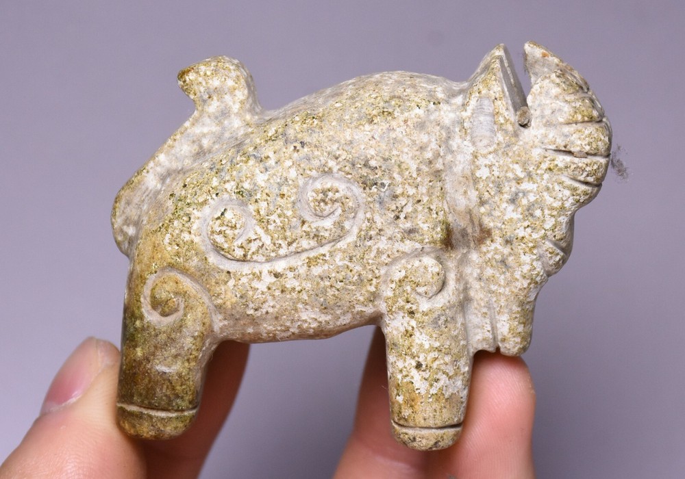 6CM Hongshan Culture Vintage Jade Ox Zodiac Pendant