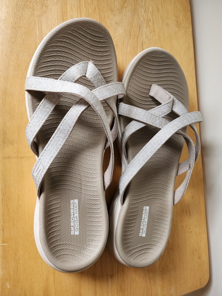 Skechers Women's On The Go 600 Dainty Flat Taupe Sandals Wide Size:9 201J