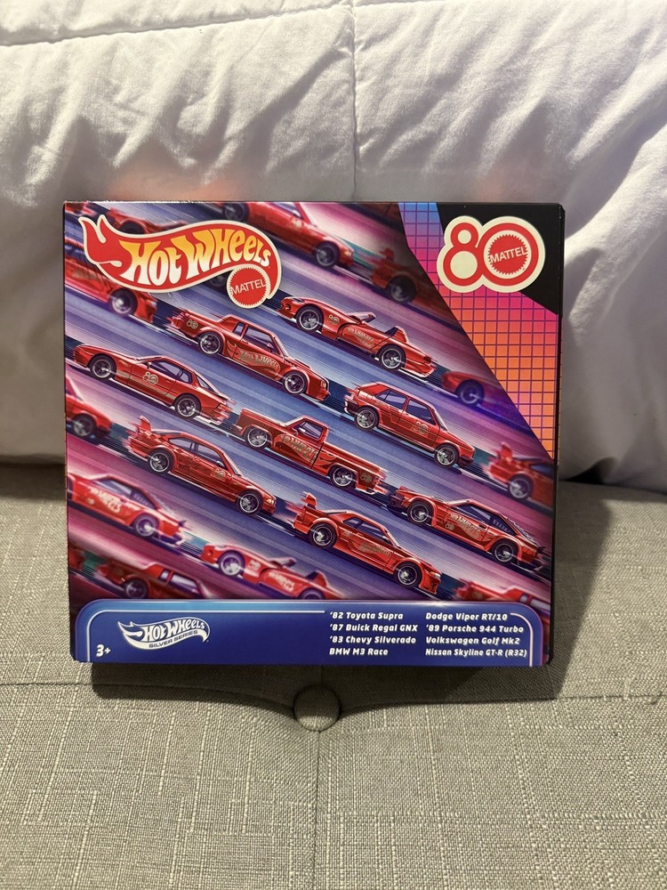 HOT WHEELS 2025 SILVER SERIES MATTEL 80th ANNIVERSARY BOX SET - 8 PACK -USA-