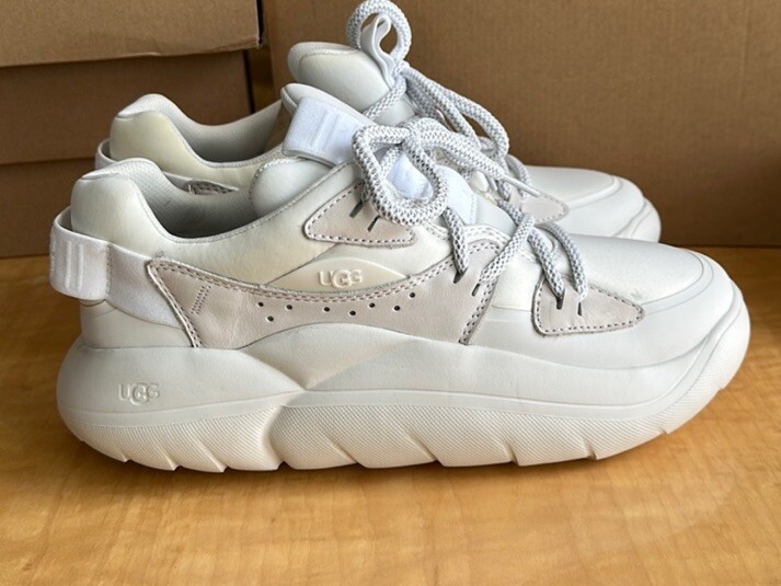 UGG LA CLOUD LOW TRAINER White Sneakers Shoes US 8.5 New Without Box