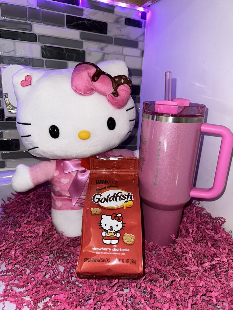 HELLO KITTY X STARBUCKS STANLEY GIFT SET 💖💘  *FAST SHIPPING 🚚💨*
