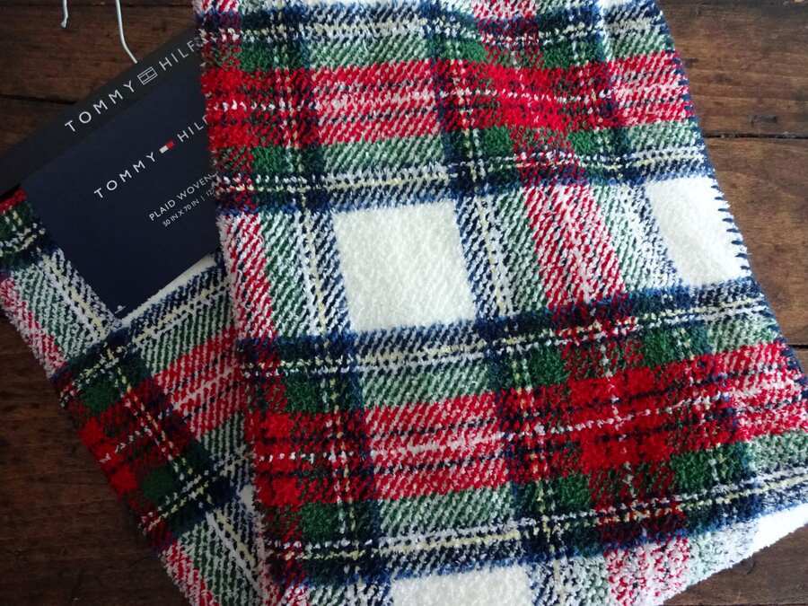 TOMMY HILFIGER Red Green Navy White Tartan Plaid Woven Throw Blanket Cozy Warm