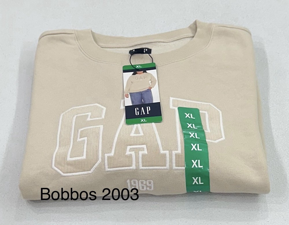 Gap Women's Crewneck Long Sleeve Logo Relaxed Fit Soft Sweatshirt, Cream, XL