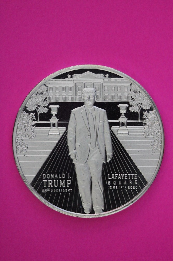 Rare Donald Trump Pence 2020 1 Ounce .999 Fine Silver Round Lafayette Square 11