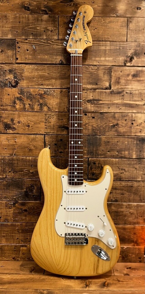 Fender  Used in 2010   Lightweight individual  Made in Mexico Classic Series