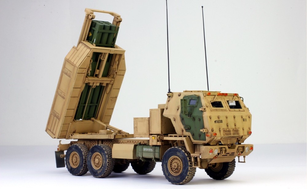 PreSale ProBuilt Model 1:35 M142 High Mobility Artillery Rocket System (HIMARS)-image