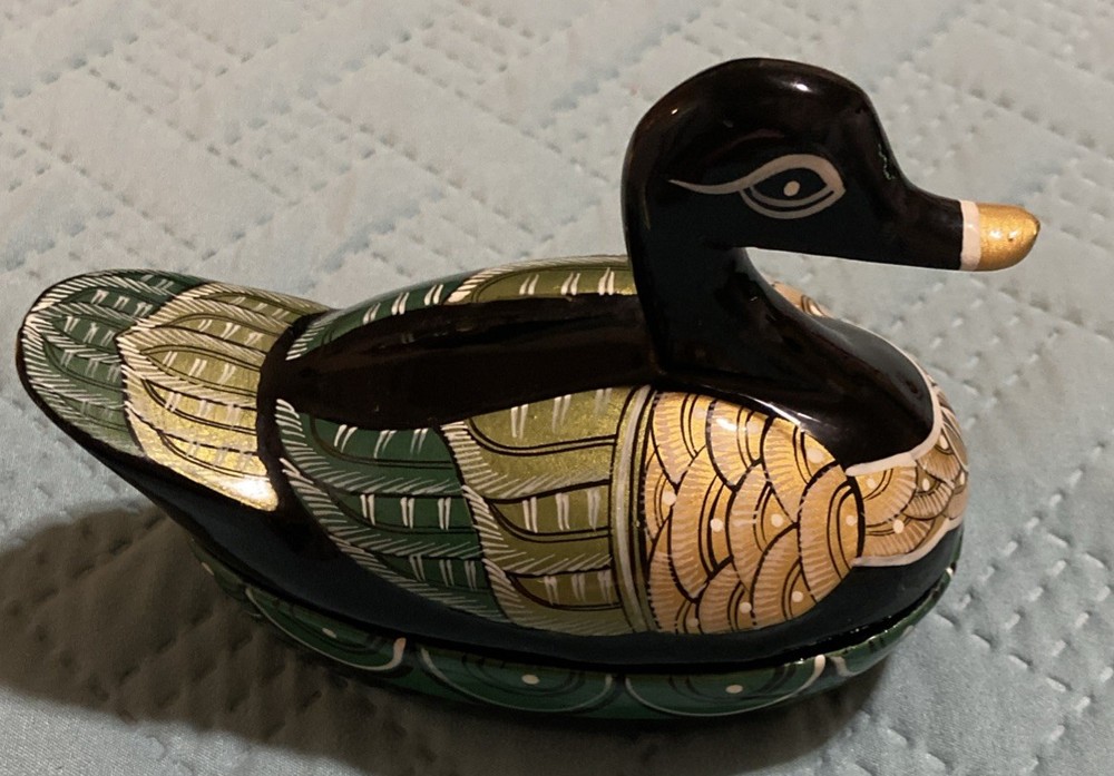 Vintage 1980s Hand-Painted Duck Paper-Mâché Lacquered Keepsake Box