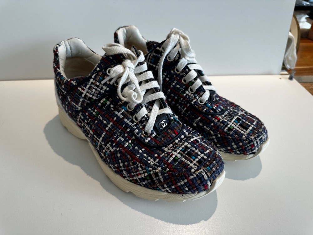 Chanel white leather sneakers for women size 36 fashion