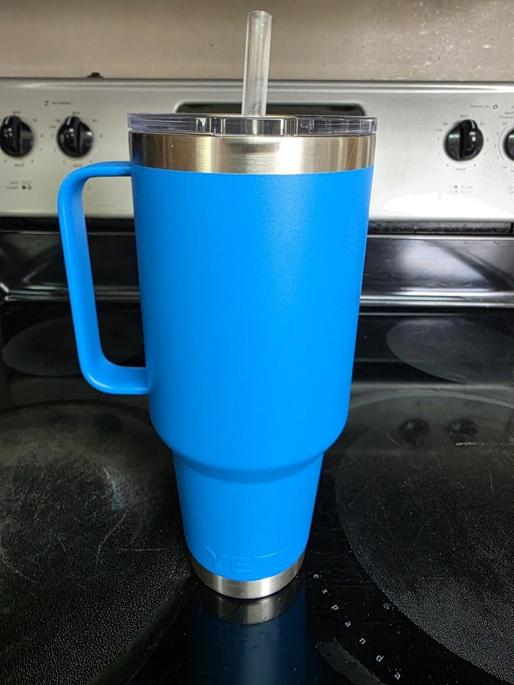 Yeti Rambler 42oz Straw Mug in Retired Big Wave Blue Color