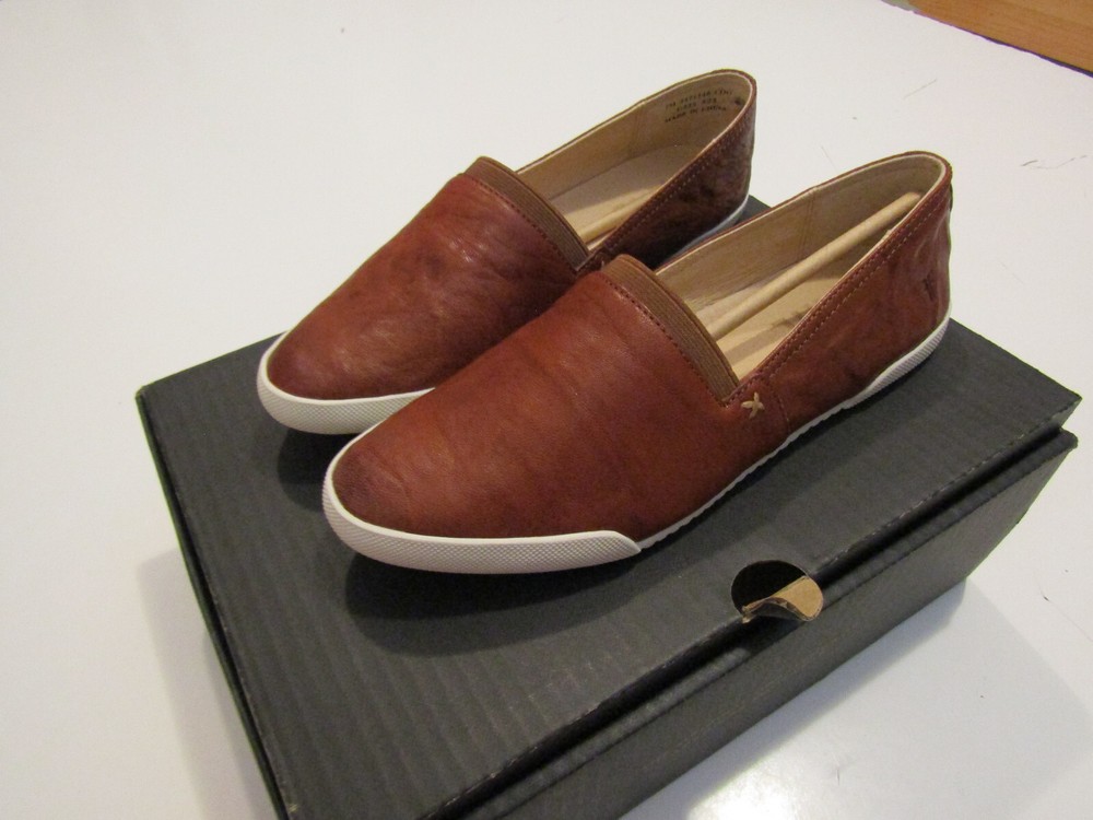 NIB Womens FRYE Leather Melanie Slip On Brown Shoes Size 7