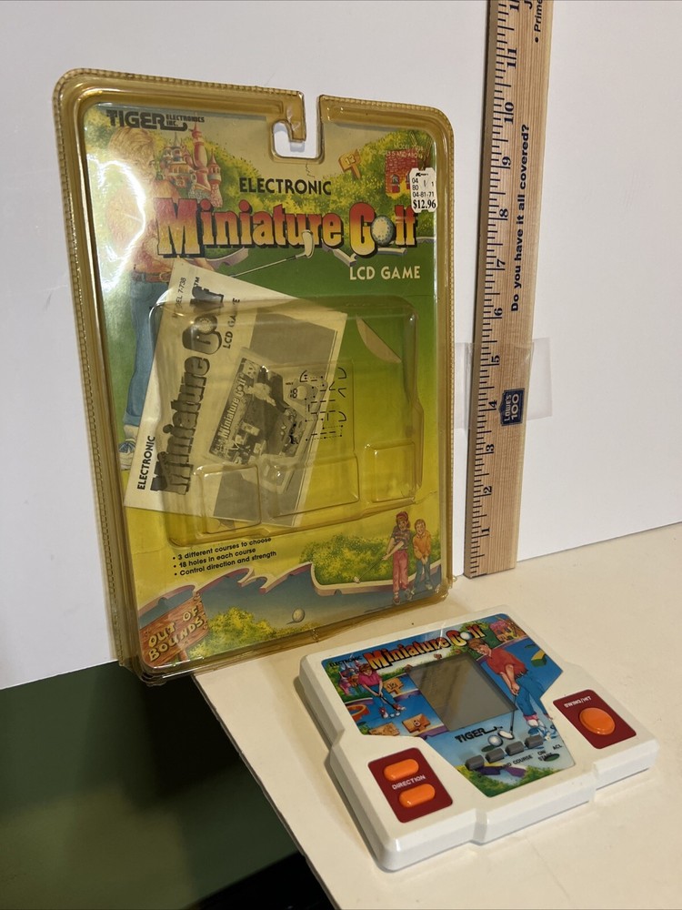 Tiger Electronics Miniature Golf Handheld LCD Video Game Tested Works
