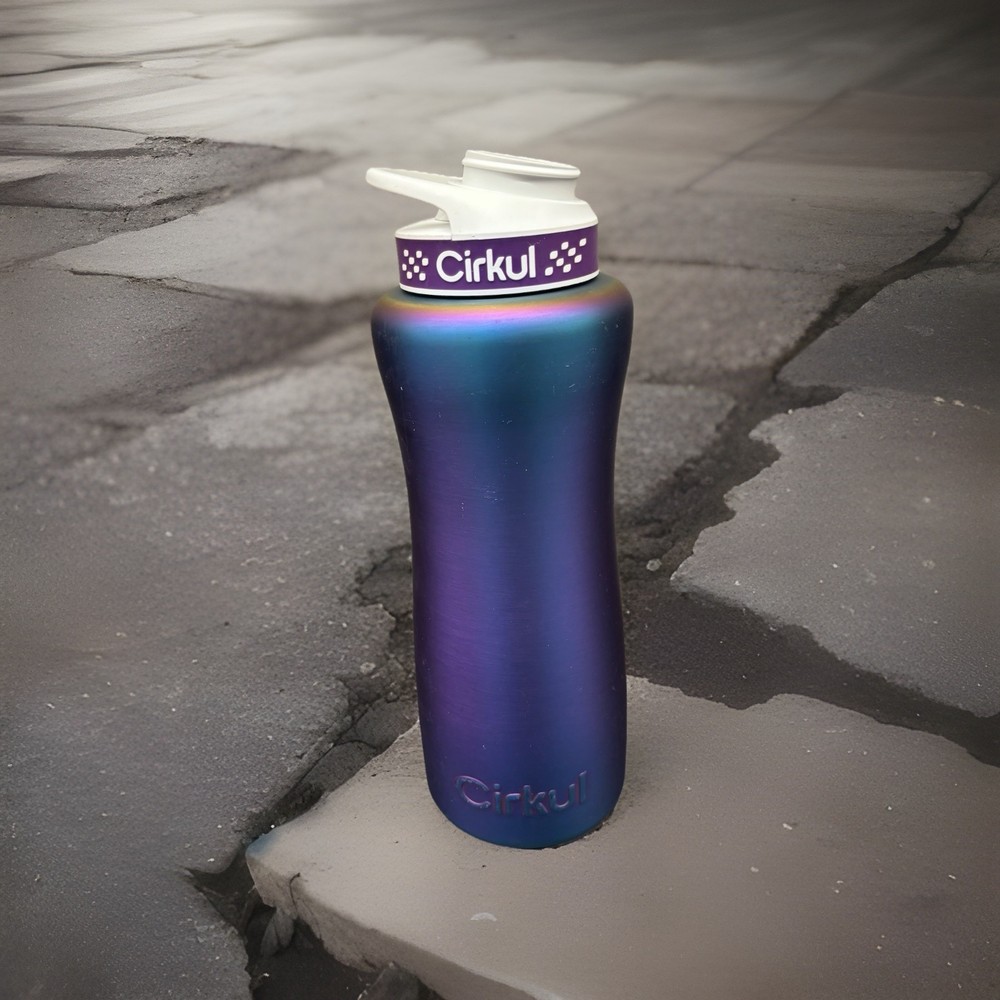 Cirkul 32 Oz Stainless Steel Bottle With Comfort Grip Lid Chameleon Clean Nice