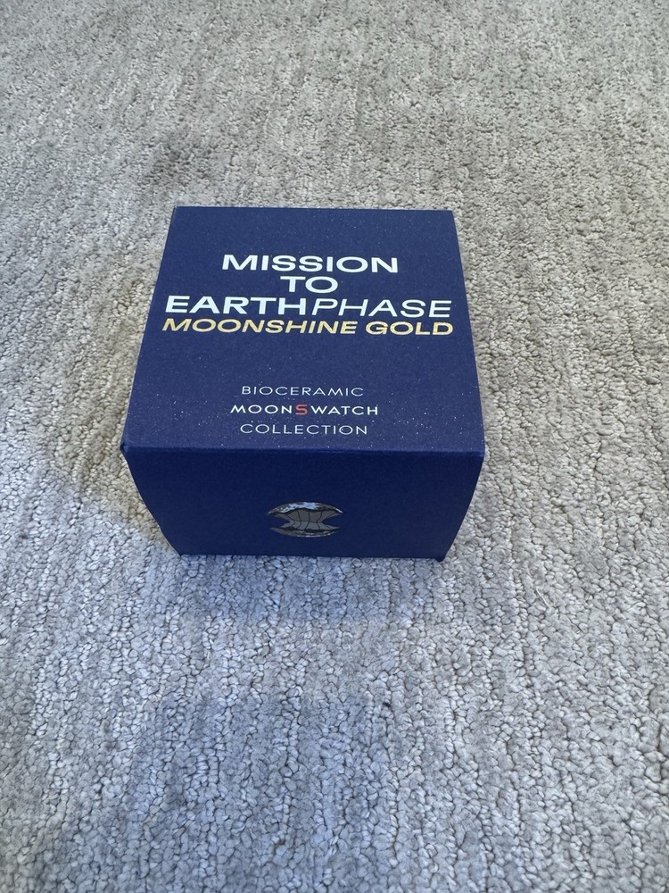 Swatch X OMEGA Mission To Earth phase Moonshine Gold