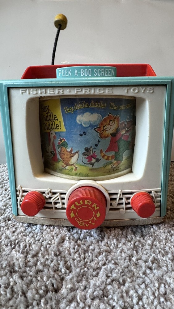 VINTAGE 1964 Fisher Price Musical toy peek-a-boo tv hey diddle diddle #196