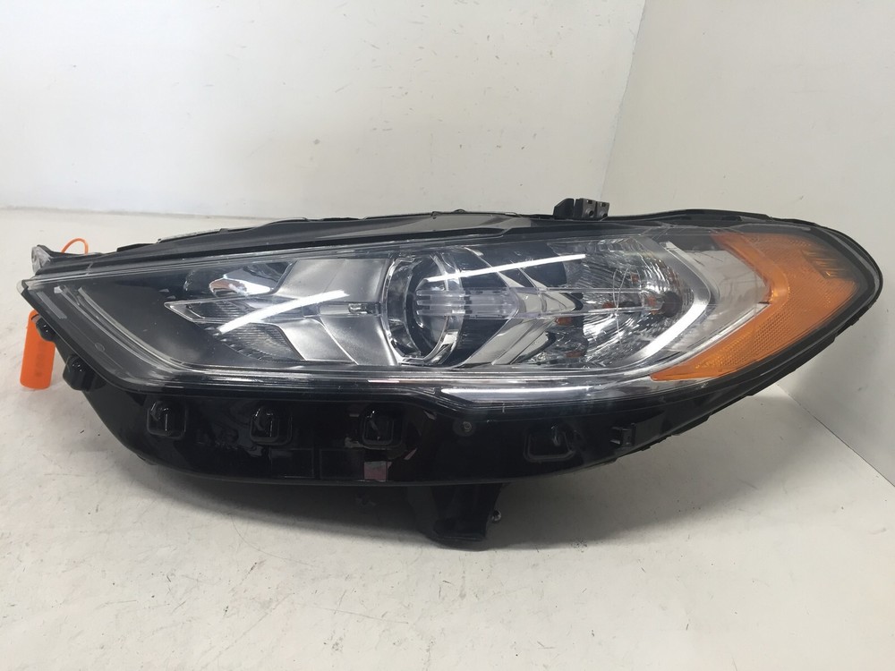 Damaged Halogen Headlight Lamp for Ford Fusion Driver Side LH 2017-2020 OEM HS73-13W030-AK