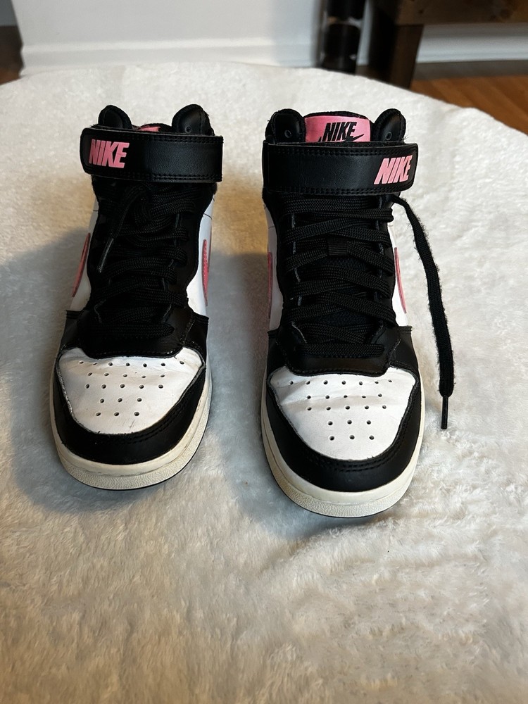 Nike Kids Black and White Sneakers with Pink Accents 4