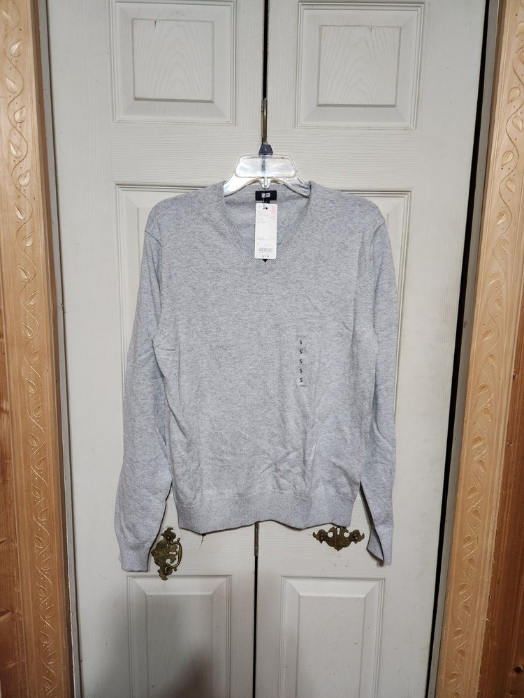 Nwt Mens Gray Vneck Sweater Size Small
