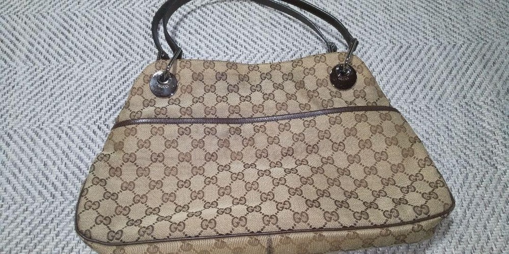 Stylish 7b Gucci designer handbag for women