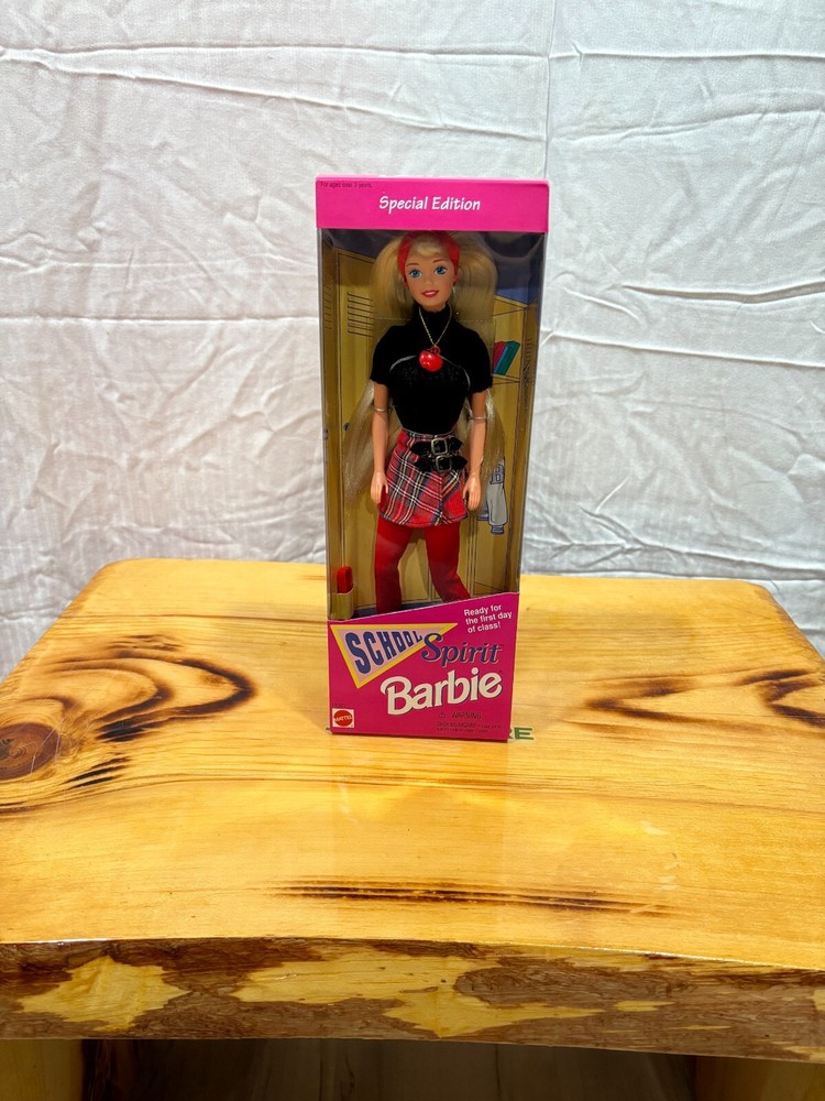 VINTAGE MATTEL BARBIE 1995 
