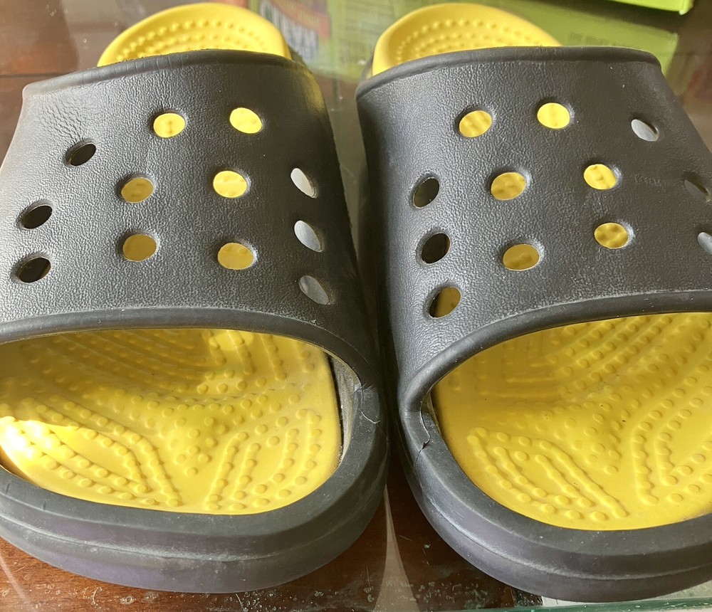 NEW Crocs Classic Slide Sandals Unisex M 5 W 7. Black With Yellow.