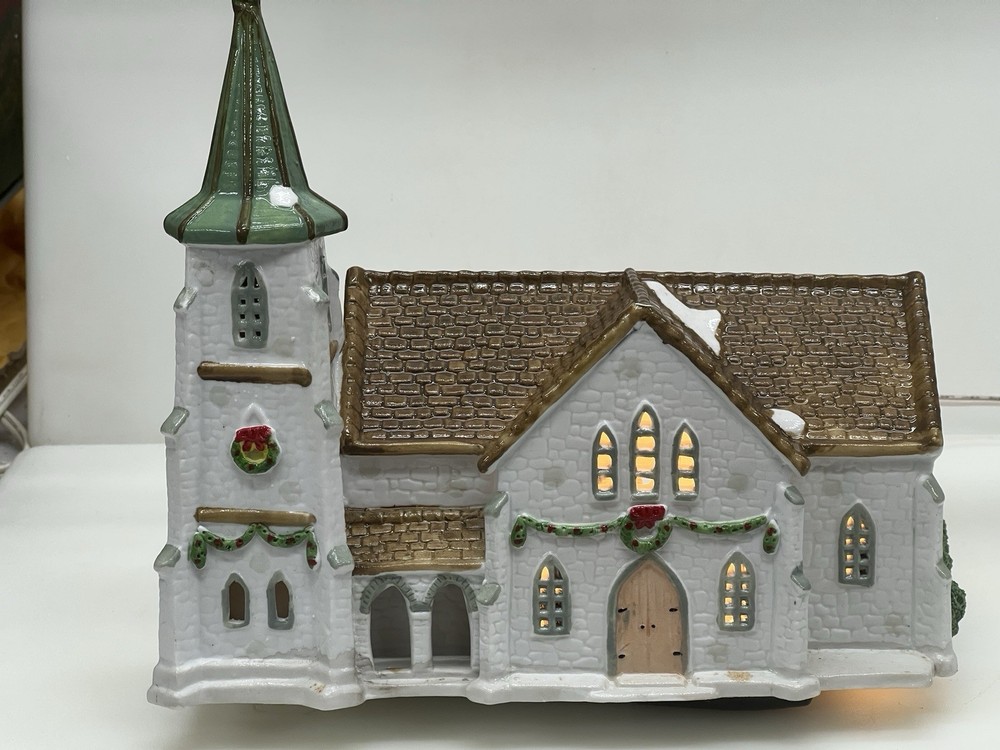 Lemax Hearthside Village Porcelain CHURCH Christmas Village House Vintage 1992