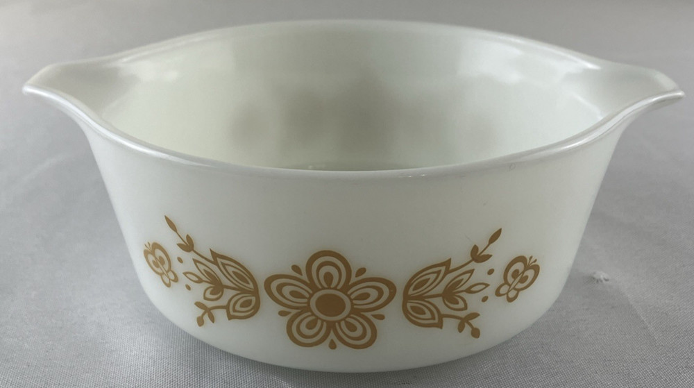 Vintage Pyrex Butterfly Gold #472 Casserole Dish  1.5 Pint  - NO LID