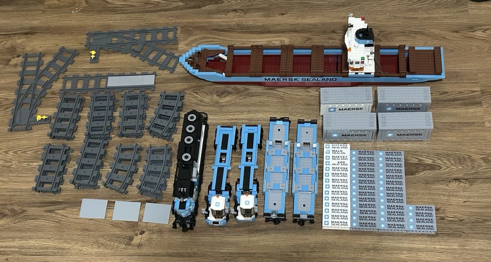 Lego Maersk Shipping Container Set 10241