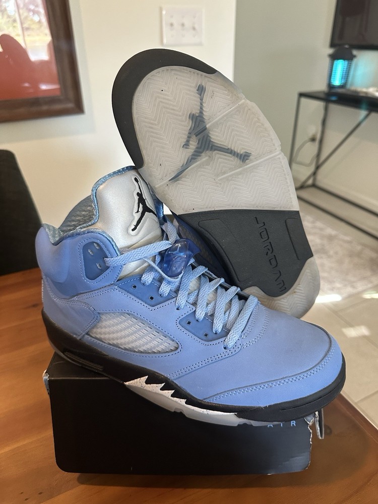 Size 10 - Jordan 5 Retro SE Mid UNC