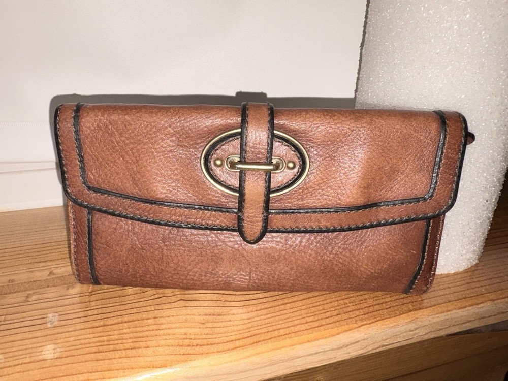 Fossil Brown Leather Continental Clutch Wallet with Turn-Lock Closure